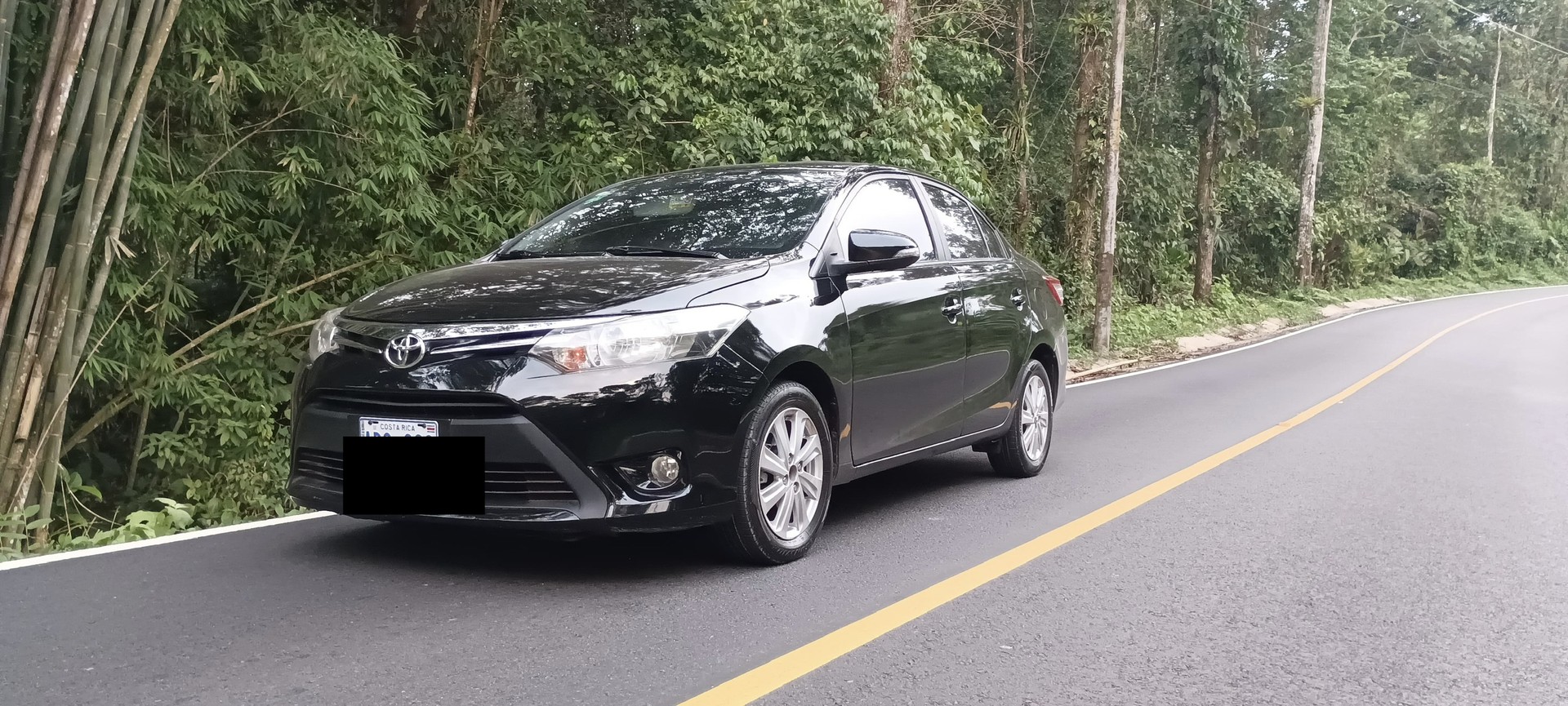 TOYOTA YARIS 2016